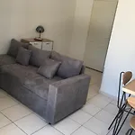 De La Clape A La Mon Petit Pavillon Labellise - F2- Piscine Commune - Wifi Gratuit- Parking Prive - Arrivee Autonome - 800 M - Grande Terrasse Abritee Vent - * Saint-Pierre-la-Mer (Aude)