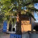 De La Clape A La Mon Petit Pavillon Labellise - F2- Piscine Commune - Wifi Gratuit- Parking Prive - Arrivee Autonome - 800 M - Grande Terrasse Abritee Vent - *