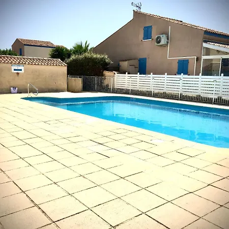 De La Clape à La Mon Petit Pavillon Labellisé - F2- Piscine Commune - Wifi Gratuit- Parking Privé - Arrivee Autonome - 800 M - Grande Terrasse Abritée Vent - *