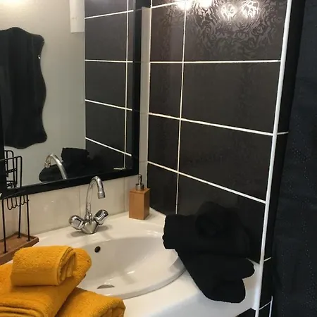 Hébergement de vacances De La Clape à La Mon Petit Pavillon Labellisé - F2- Piscine Commune - Wifi Gratuit- Parking Privé - Arrivee Autonome - 800 M - Grande Terrasse Abritée Vent -