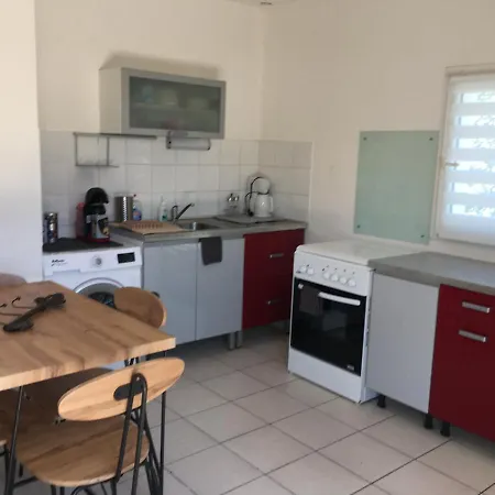 De La Clape à La Mon Petit Pavillon Labellisé - F2- Piscine Commune - Wifi Gratuit- Parking Privé - Arrivee Autonome - 800 M - Grande Terrasse Abritée Vent - Saint-Pierre-la-Mer (Aude)