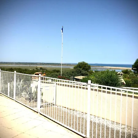 Proche Narbonne - Aude 11- Pierre La - Ravissant Pavillon Plain Pied F2- Vaste Terrasse - Résidence Avec Piscine à 800m De La -climatisé- Parking Privé - Wifi Gratuit Casa vacanze