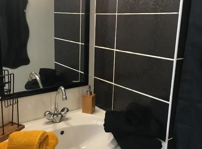 בית נופש De La Clape A La Mon Petit Pavillon Labellise - F2- Piscine Commune - Wifi Gratuit- Parking Prive - Arrivee Autonome - 800 M - Grande Terrasse Abritee Vent -