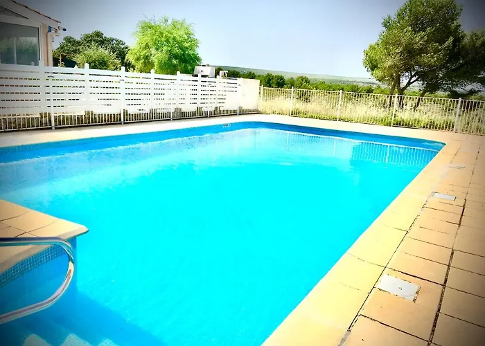 De La Clape A La Mon Petit Pavillon Labellise - F2- Piscine Commune - Wifi Gratuit- Parking Prive - Arrivee Autonome - 800 M - Grande Terrasse Abritee Vent - בית נופש