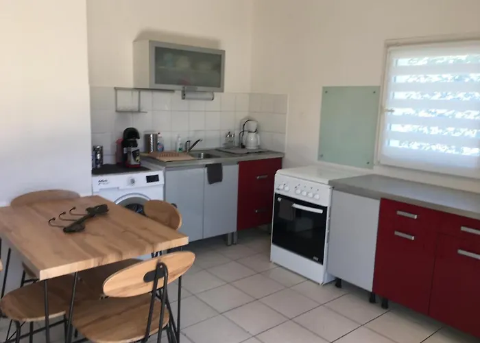 De La Clape A La Mon Petit Pavillon Labellise - F2- Piscine Commune - Wifi Gratuit- Parking Prive - Arrivee Autonome - 800 M - Grande Terrasse Abritee Vent - Saint-Pierre-la-Mer (Aude)