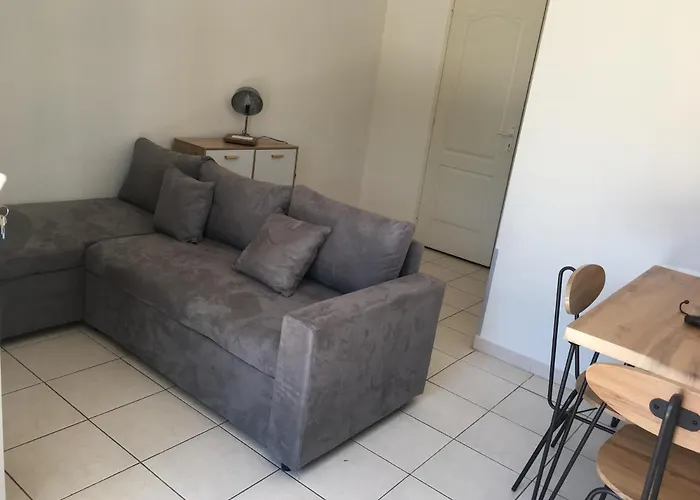 De La Clape A La Mon Petit Pavillon Labellise - F2- Piscine Commune - Wifi Gratuit- Parking Prive - Arrivee Autonome - 800 M - Grande Terrasse Abritee Vent - * Saint-Pierre-la-Mer (Aude)