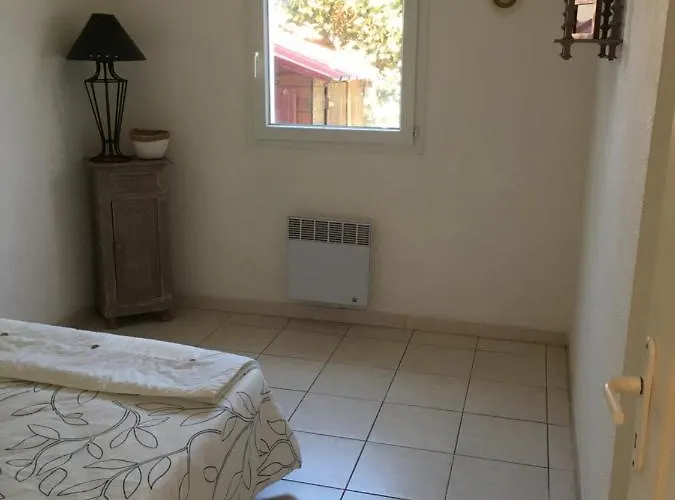 בית נופש De La Clape A La Mon Petit Pavillon Labellise - F2- Piscine Commune - Wifi Gratuit- Parking Prive - Arrivee Autonome - 800 M - Grande Terrasse Abritee Vent - *