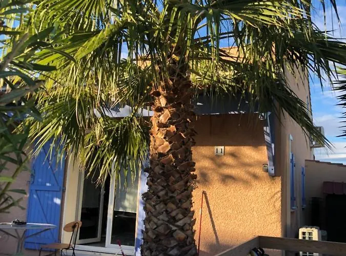 De La Clape A La Mon Petit Pavillon Labellise - F2- Piscine Commune - Wifi Gratuit- Parking Prive - Arrivee Autonome - 800 M - Grande Terrasse Abritee Vent - *