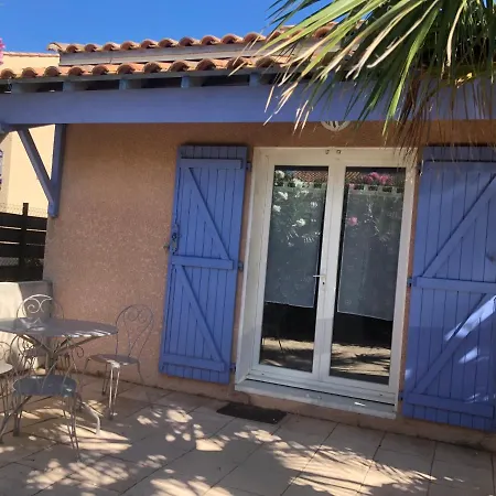 Hébergement de vacances De La Clape à La Mon Petit Pavillon Labellisé - F2- Piscine Commune - Wifi Gratuit- Parking Privé - Arrivee Autonome - 800 M - Grande Terrasse Abritée Vent -